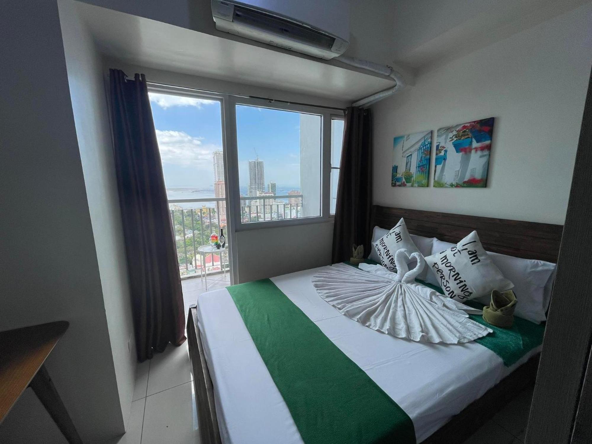 Green Residences Stays By Pbyy Manila Esterno foto