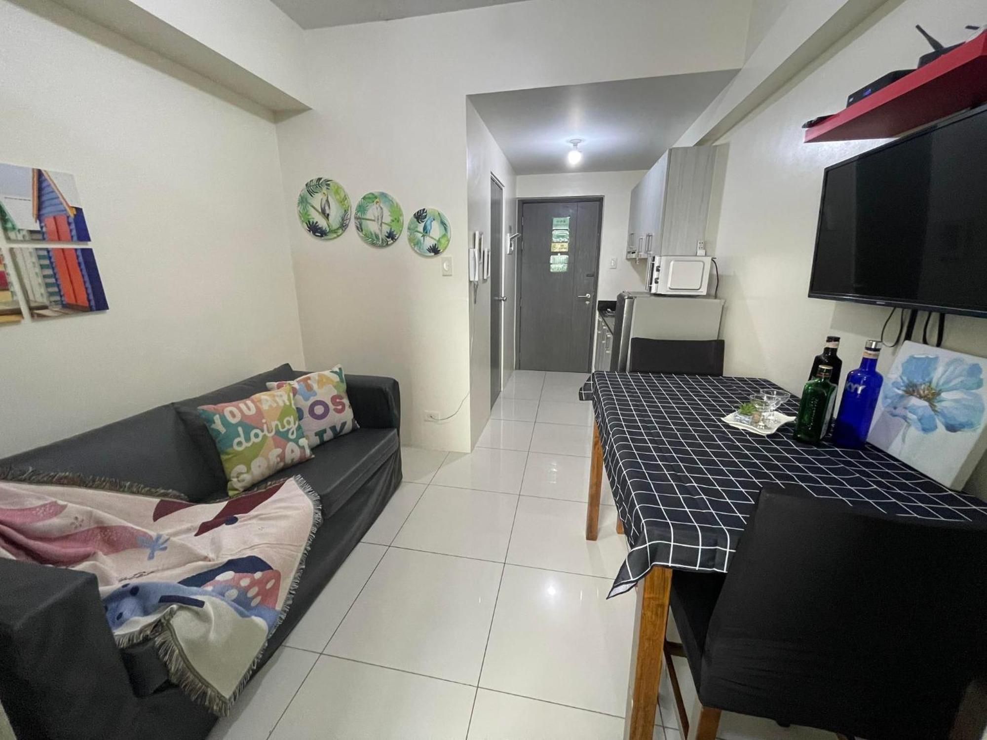 Green Residences Stays By Pbyy Manila Esterno foto