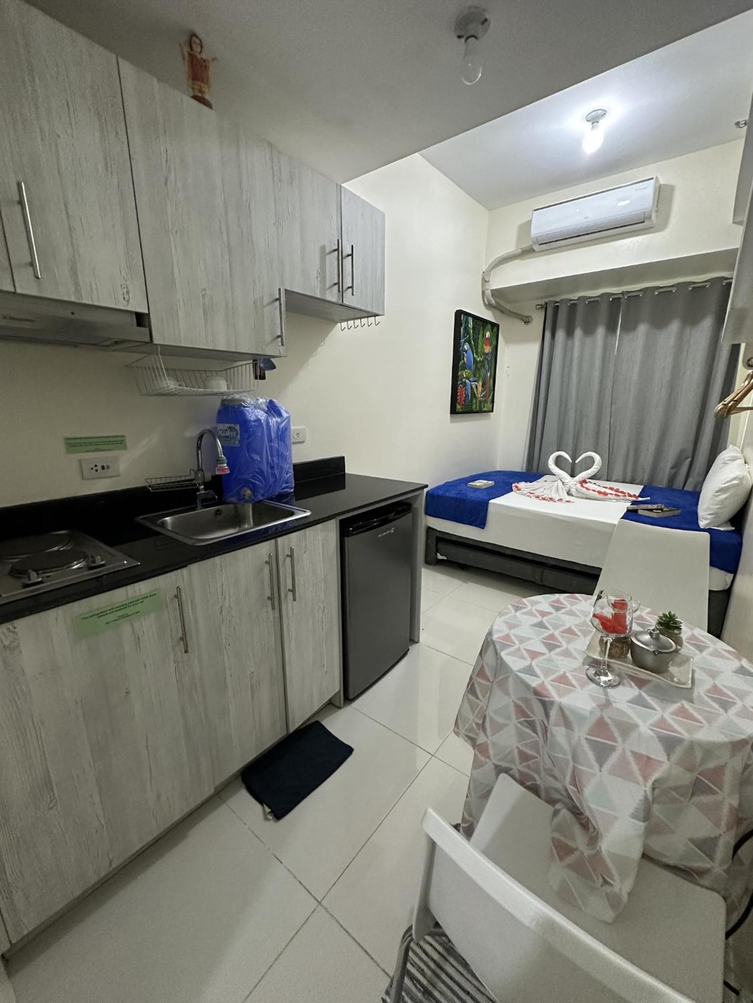 Green Residences Stays By Pbyy Manila Esterno foto