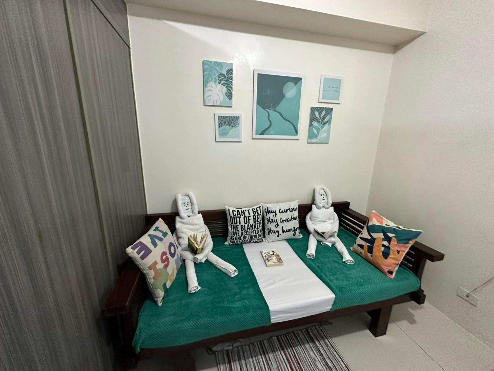 Green Residences Stays By Pbyy Manila Esterno foto