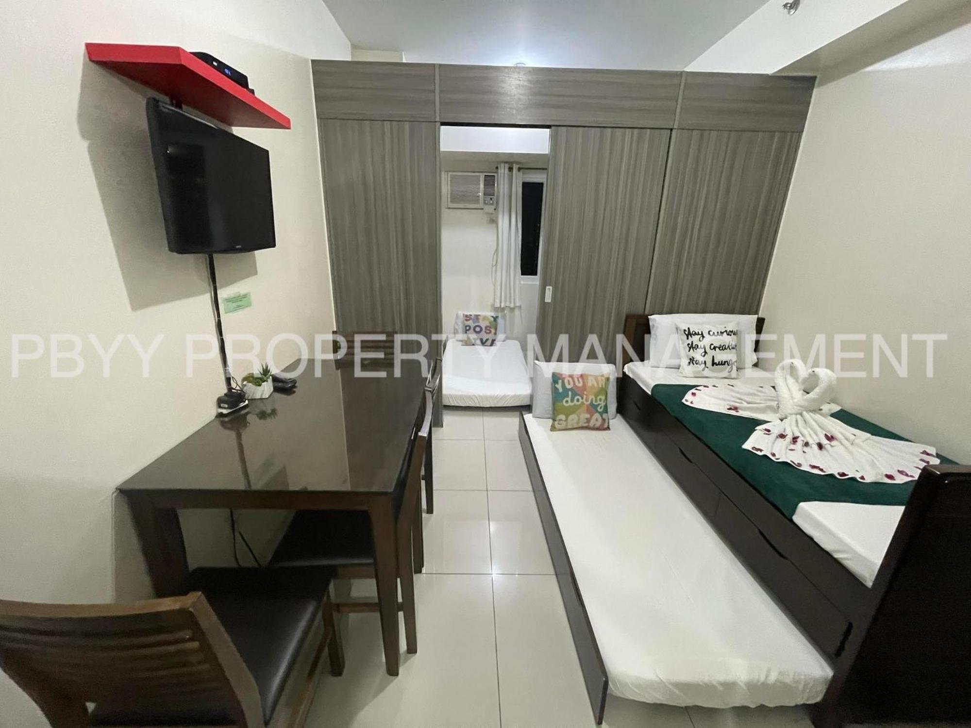 Green Residences Stays By Pbyy Manila Esterno foto