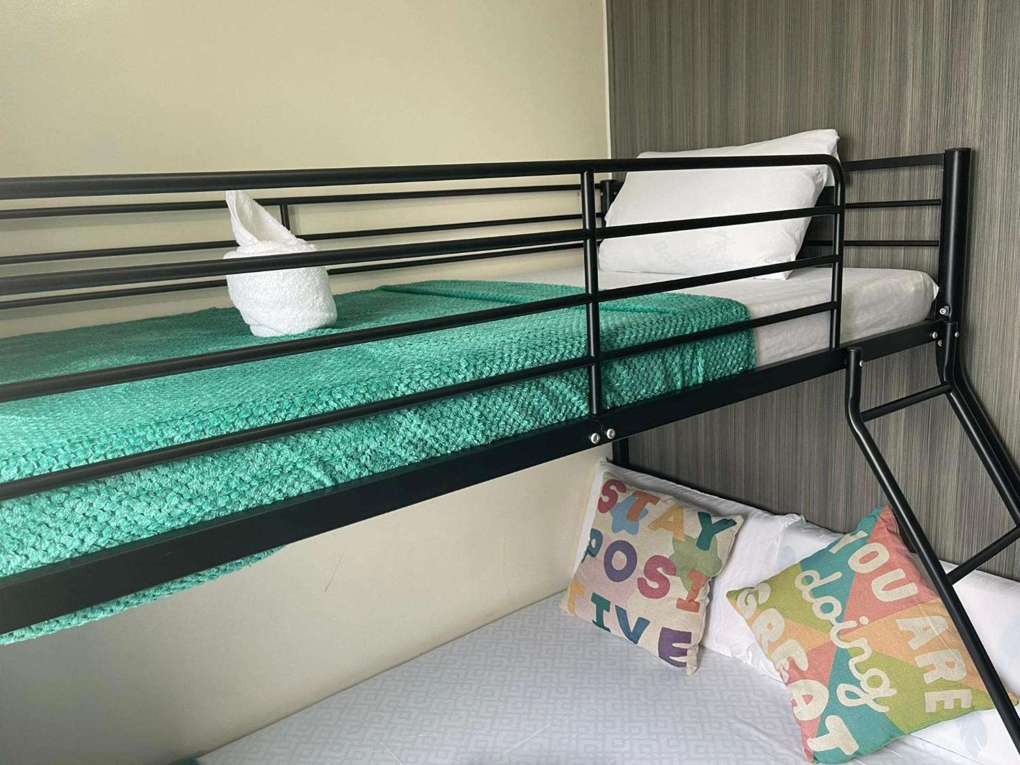 Green Residences Stays By Pbyy Manila Esterno foto
