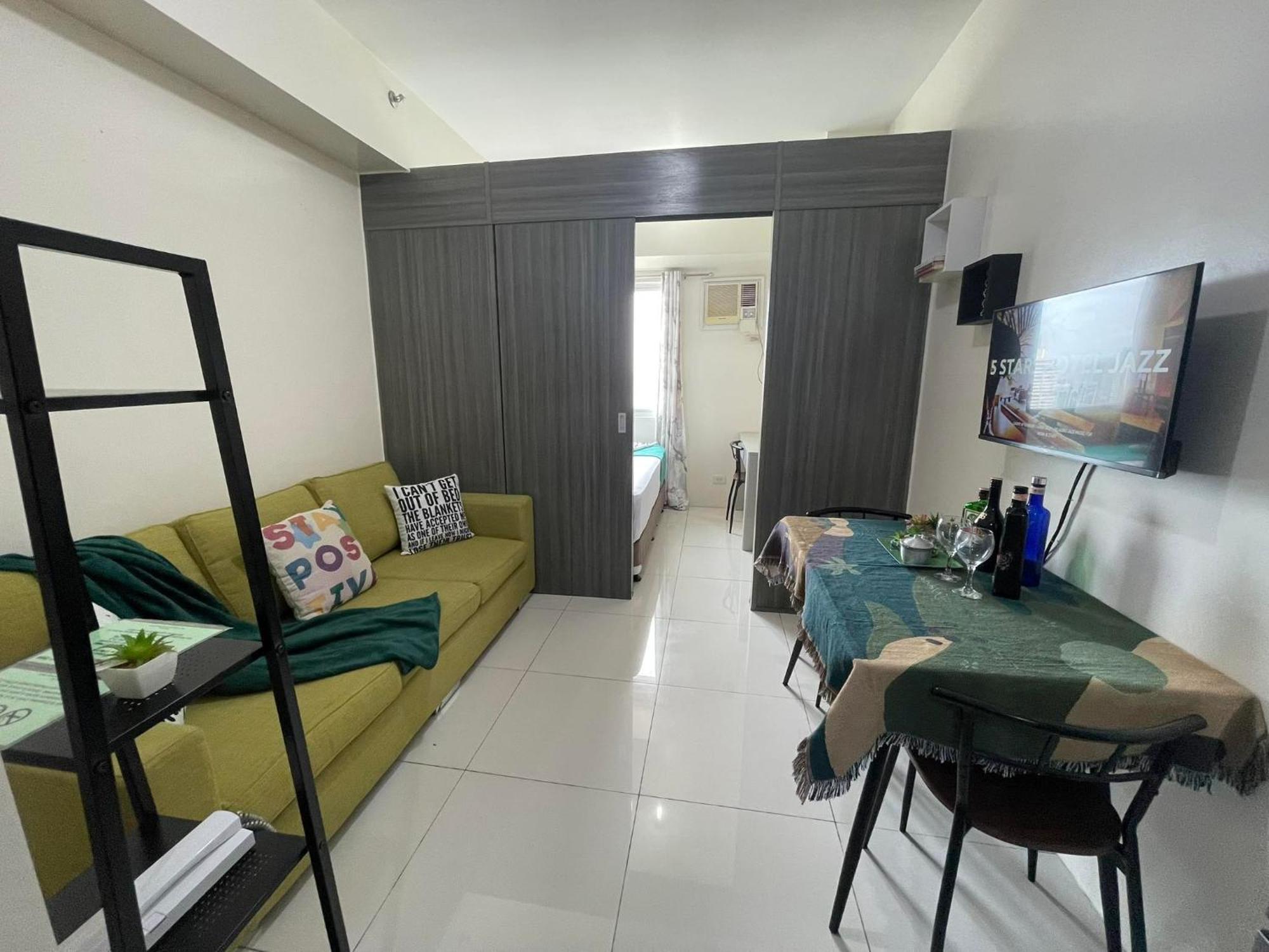 Green Residences Stays By Pbyy Manila Esterno foto